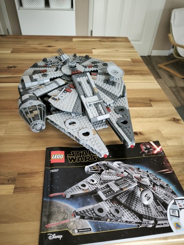 Millennium falcon 75257 lego - millennium,
